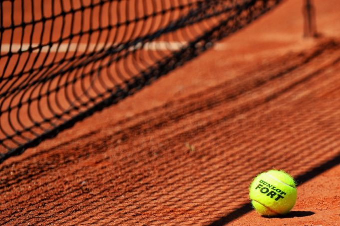 si può giocare a tennis