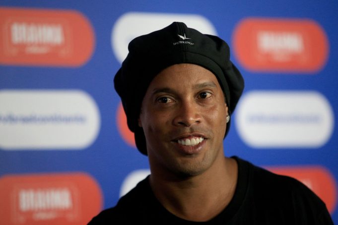 Ronaldinho torna libero