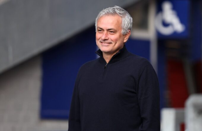 Mourinho stipendio Roma